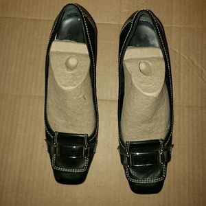 Cole Haan black pumps 9